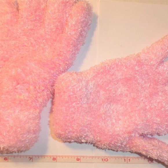 BX45 Lot of Girls WINTER GEAR Girls Winter Hat Gloves & Scarf - All in excellent - Picture 3 of 7